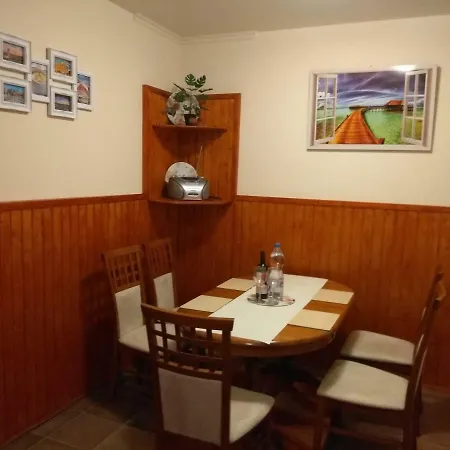 Mona Apartman 아파트 *